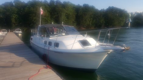 Carver Boats For Sale by owner | 1989 28 foot Carver Riveria